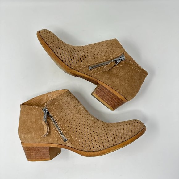 Lucky Brand Shoes - Lucky Brand Chelsea booties LK BRIELLEY Size 9.5M